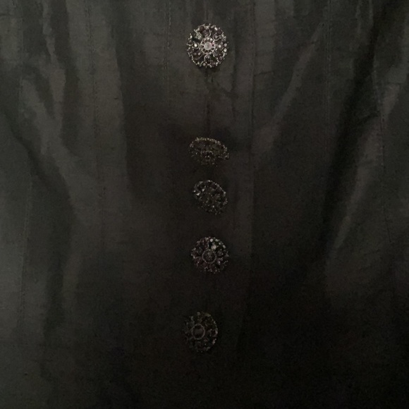 Adrianna Papell size 8 Black 70% Silk Dress 1/2 button front. Zip side - Picture 4 of 14